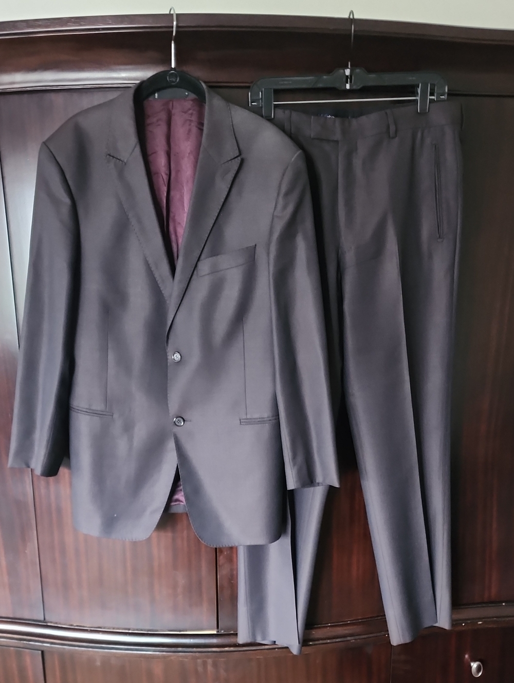 Emanuel Ungaro Men's Brown Two-Piece Suit with Burgundy Lining
